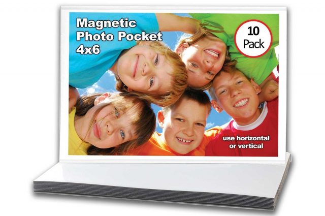 Magnetic photo booth frame